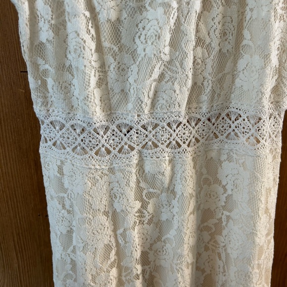 Lace summer dress size medium cream colour - Picture 4 of 5